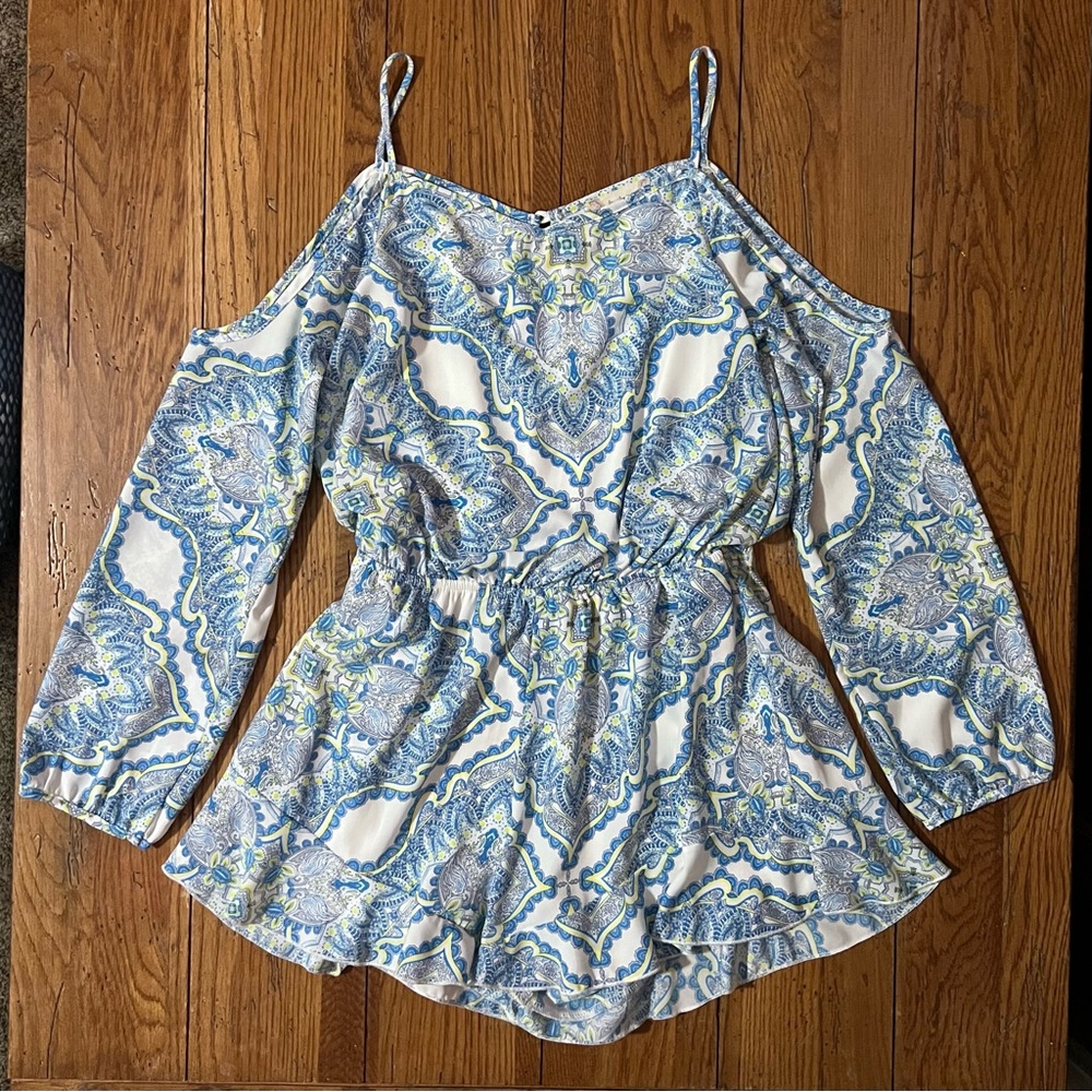 Altar'd State Paisley Print Cold Shoulder Romper! Size Small. - Picture 2 of 15